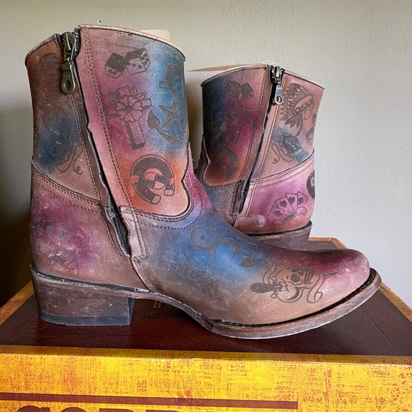 Corral Women’s Vintage Multi Color Engraved Boot - Picture 3 of 14